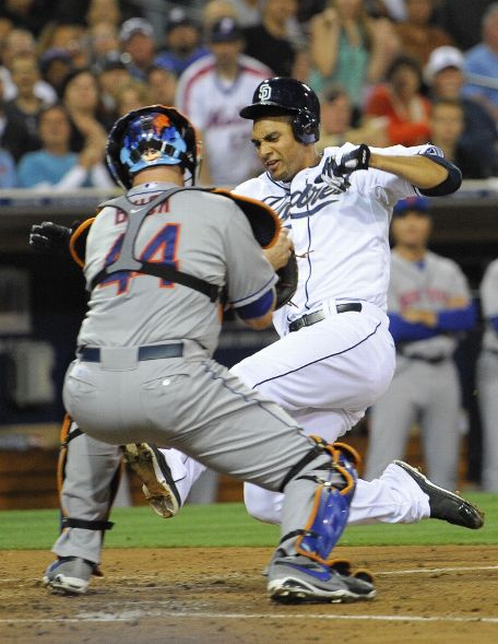 Juan Lagares throws out Ross at the plate (Video)