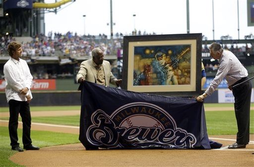 Robin Yount honored by Brewers