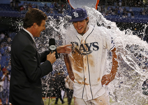 Wil Myers' 10th inning walk-off single vs Giants (Video)