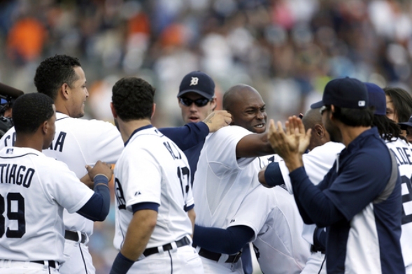 Tigers beat White Sox 3-2 in 12