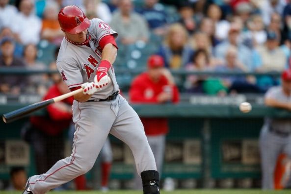 Mike Trout's two-run homer vs Mariners (Video)