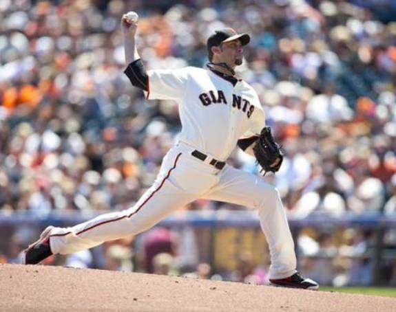 Vogelsong helps Giants beat Pirates 4-0