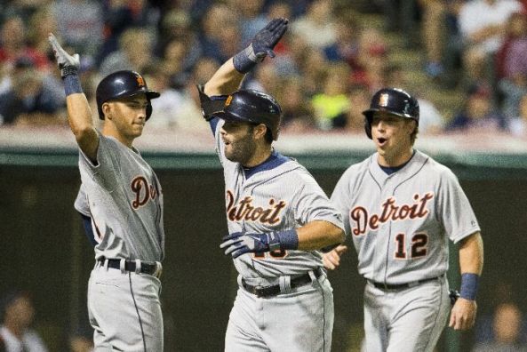 Tigers rally to stun Indians 4-2 on Avila's HR