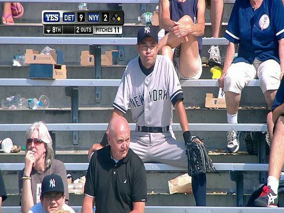 Ichiro impersonator at Yankees game (Video)