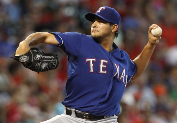 Perez throws 4-hitter, Rangers win 7th straight