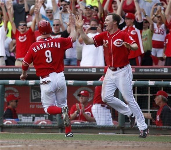Reds beat Padres in 13 innings on Votto's sac fly