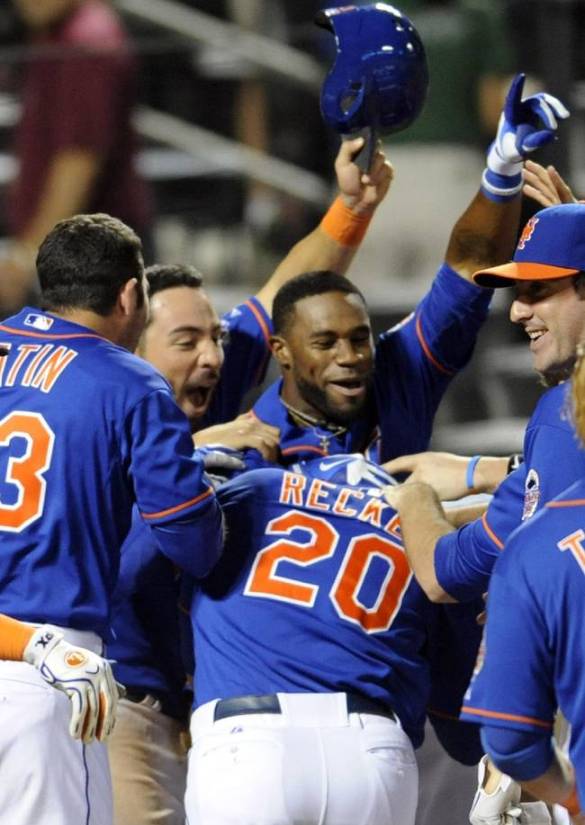 Young's rare HR helps Mets snap Royals' win streak