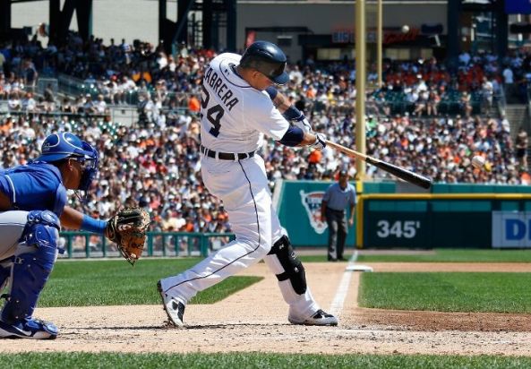 Miguel Cabrera's two-run homer vs Royals (Video)