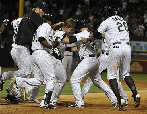 Phegley delivers walk-off win for White Sox in Civil Rights Game