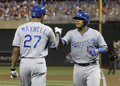 Perez homers twice, leads Duffy, Royals past Twins
