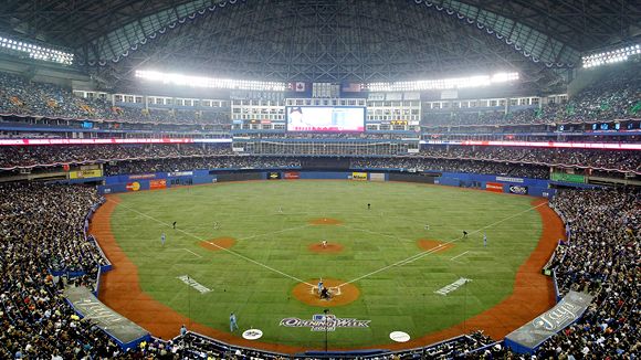 Blue Jays hoping to install real grass in Rogers Centre by 2018