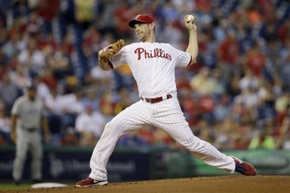 Lee leads Phillies past Padres 4-2