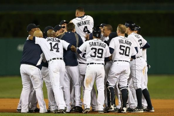 Tigers score 6 in 9th, beat White Sox 7-6 in 12
