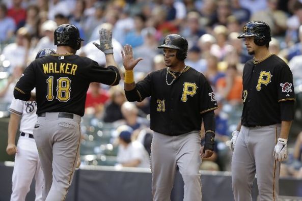 Walker homers, Pirates retake NL Central lead