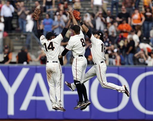 Giants rally for 4-3 win over Rockies