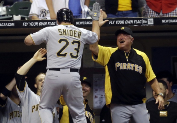 Snider's homer lifts Pirates past Brewers 4-3