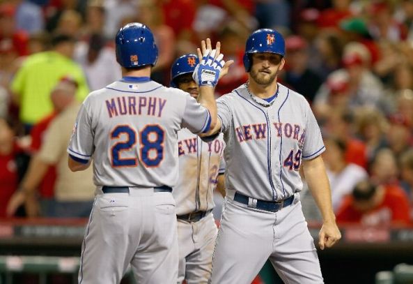 Mets rock Leake, give Reds costly 4-2 defeat