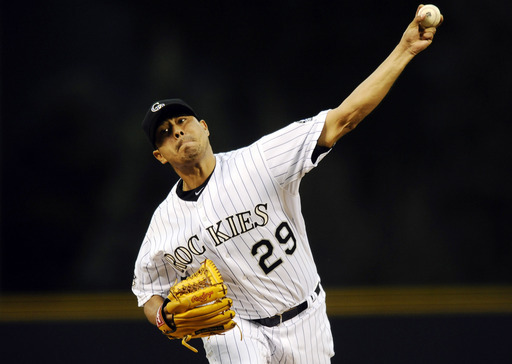 Rockies agree to a two-year extension with Jorge De La Rosa 