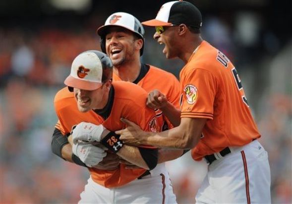 Wieters lifts Orioles over White Sox 4-3 in 10