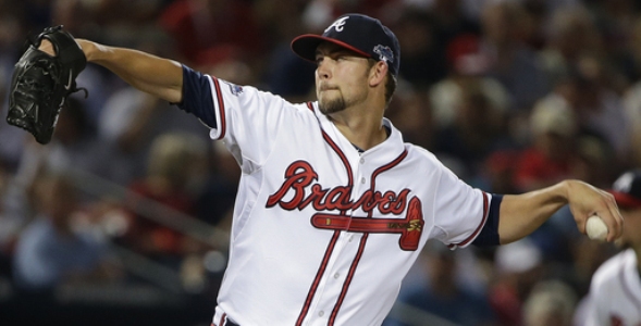 Minor leads Braves past Dodgers 4-3, series tied