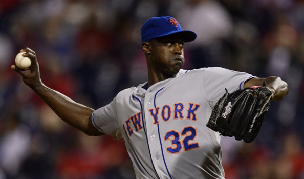 Rockies sign LaTroy Hawkins to be closer