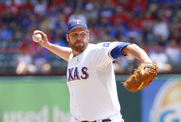 Rangers re-sign Colby Lewis to one-year, $4 million deal