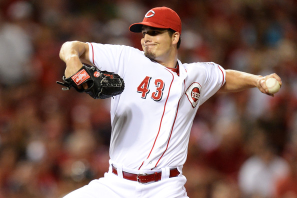 Reds agree on two-year deal to bring back Manny Parra