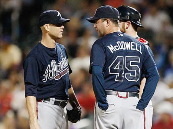 Braves sign pitching coach Roger McDowell to two-year contract