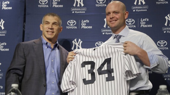 Yankees finalize deal, formally introduce Brian McCann