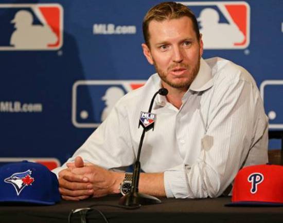 2-time Cy Young winner Roy Halladay retires