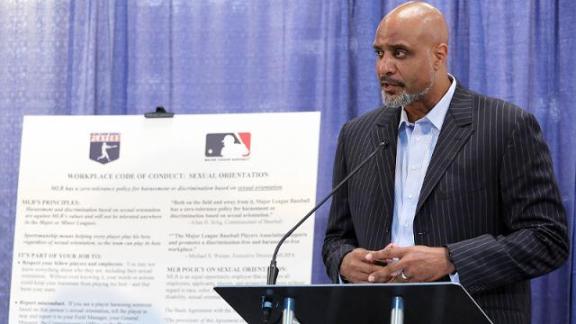 Tony Clark becomes first ex-big leaguer to run MLB players' union 