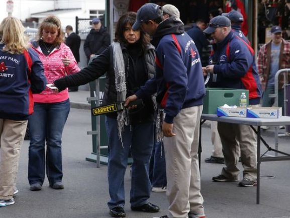 MLB tells teams to have metal detectors in place by 2015