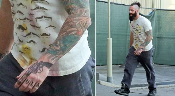 Brian Wilson gets handgun tattoo on his left hand (Photo)