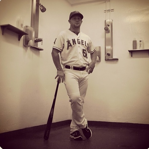 Angels and Rangers Had their Official Player Photos Taken by the Urinals (Pics)