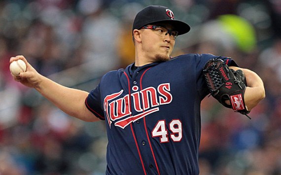 Twins place slumping Vance Worley on waivers
