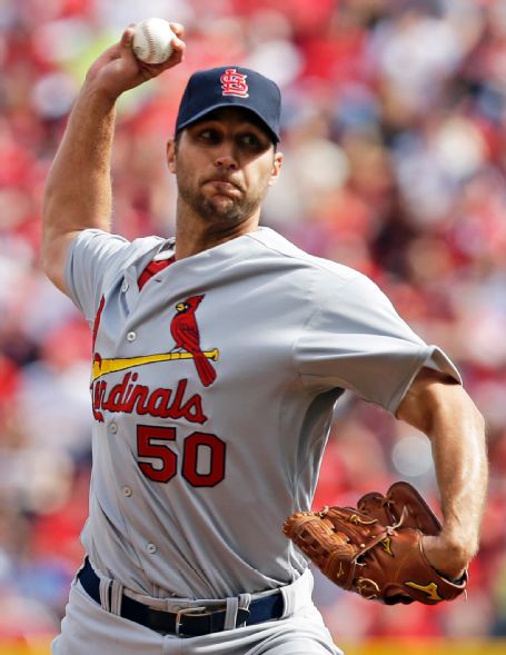Molina's homer backs solid Wainwright in 1-0 opening day win over Reds