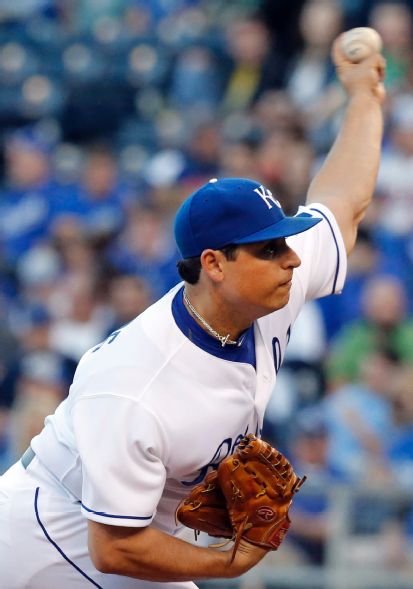 Vargas shuts down Twins, leads Royals to 5-0 win