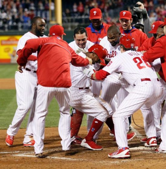 Rollins homers in 10th, Phillies beat Marlins 5-4