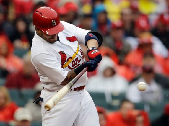 Yadier Molina's bases-clearing double vs Reds (Video)