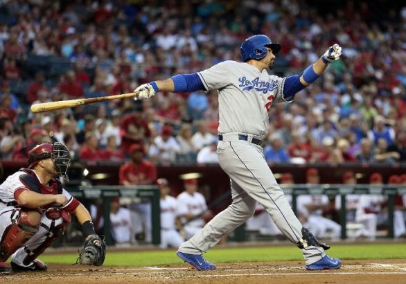 Adrian Gonzalez's two-run homer vs D-backs (Video)