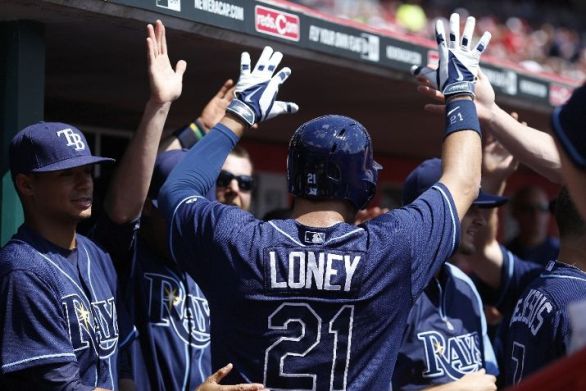 James Loney's solo homer vs Reds (Video)