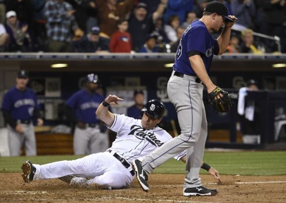 Wild pitch, throwing error gives Padres 5-4 win