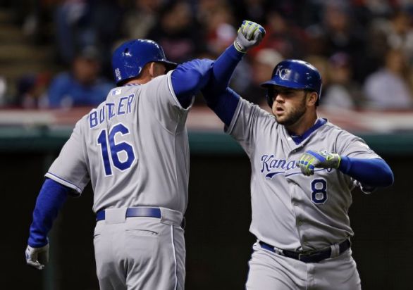 Mike Moustakas' three-run homer vs Indians (Video)