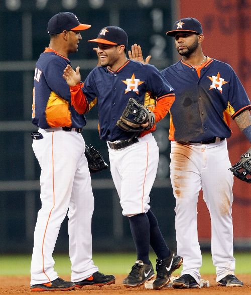 Astros crush five homers to topple Angels 7-4