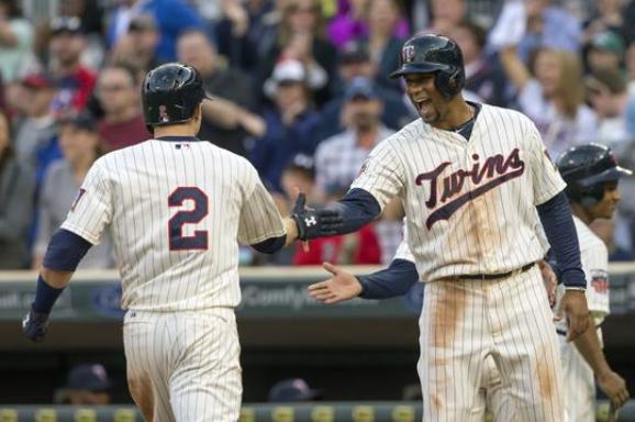 Dozier's 3-run homer helps Twins top Mariners 4-3 