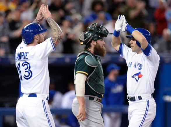 Hendriks gets win as Blue Jays beat A's 3-2