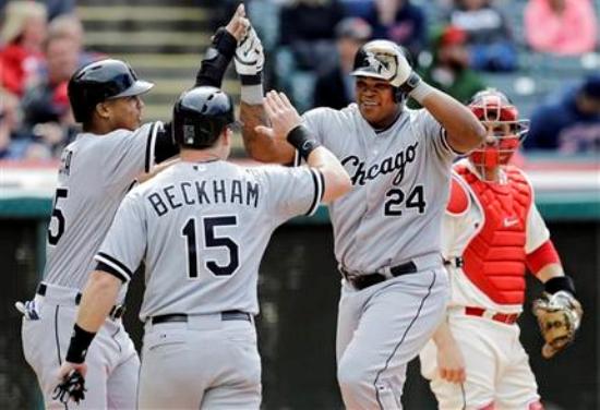 Viciedo HR in 9th lifts White Sox over Indians 4-3