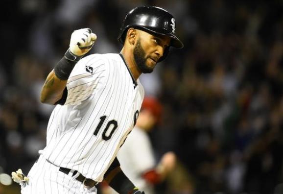 Padres agree to a one-year deal with Alexei Ramirez