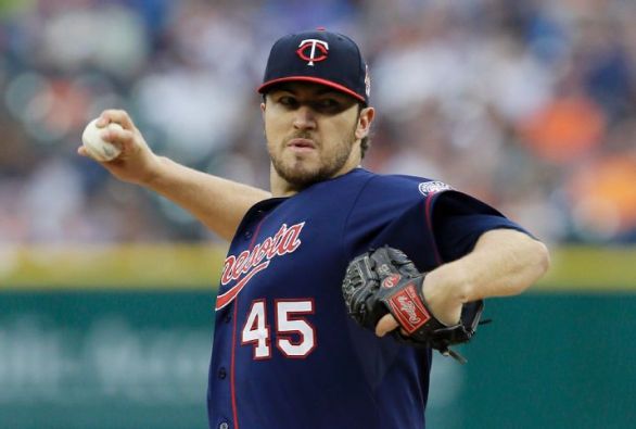 Hughes out duels Verlander, Twins beat Tigers 2-1 