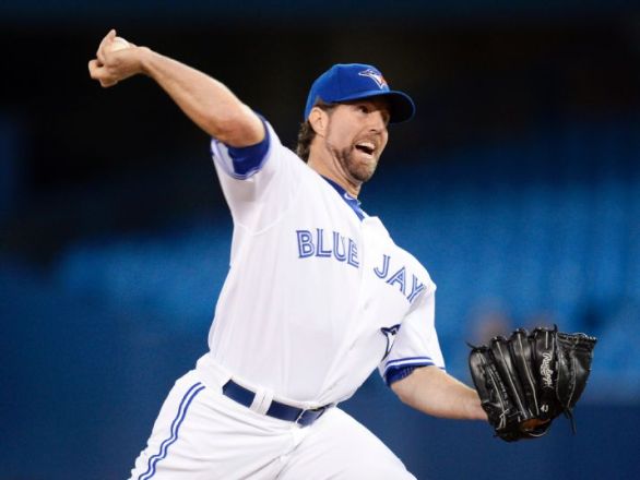 Dickey, Francisco lead Blue Jays over Indians 5-4